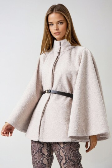 Bej Kemerli Gizli Düğmeli Premium Pelerin