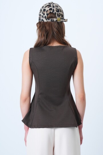 Bisiklet Yaka Dikiş Detaylı Kolsuz Çelik Örme Bluz