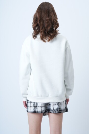 Bisiklet Yaka Nakışlı  İçi Şardonlu 3 İplik Sweatshirt