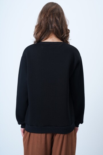 Bisiklet Yaka Nakışlı  İçi Şardonlu 3 İplik Sweatshirt