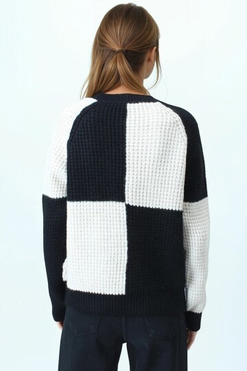 Bisiklet Yaka Renk Bloklu Dokulu Triko Kazak