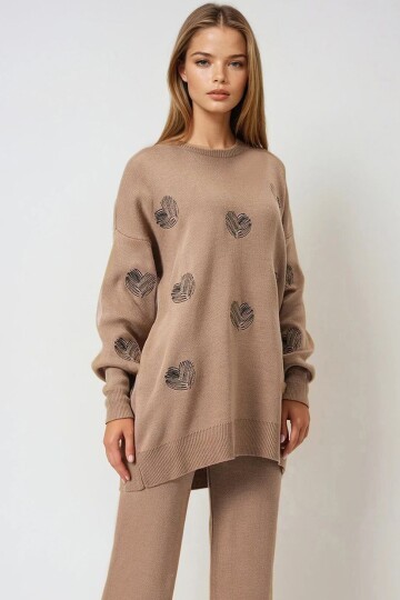 Bisküvi Kalp Desenli Triko Kazak Ve Düz Paça Pantolon Takım