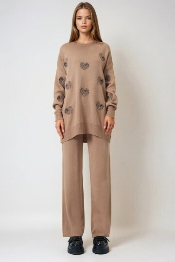 Bisküvi Kalp Desenli Triko Kazak Ve Düz Paça Pantolon Takım