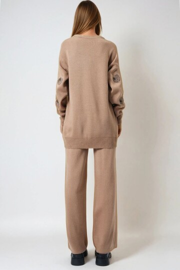 Bisküvi Kalp Desenli Triko Kazak Ve Düz Paça Pantolon Takım