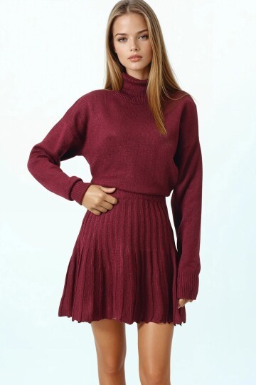 Boğazlı Kazak Ve Beli Lastikli Pileli Mini Etek Triko Takım