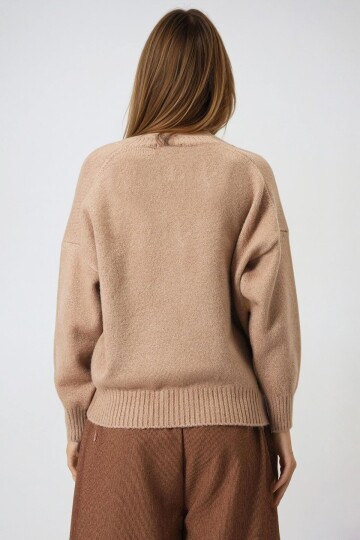 Düşük Omuz V Yaka Triko Kazak