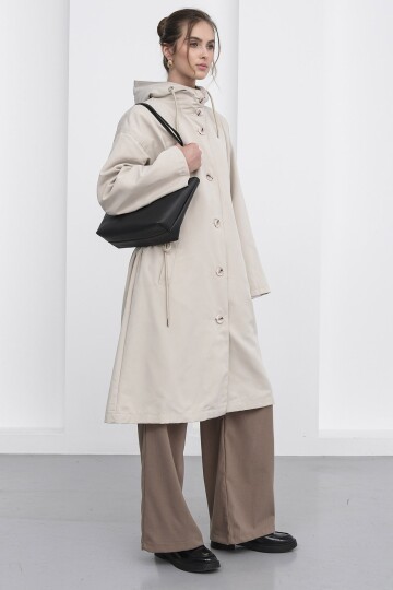 Çift Cepli Kapüşonlu Beli Bağlamalı Düğme Kapamalı Astarlı Trençkot