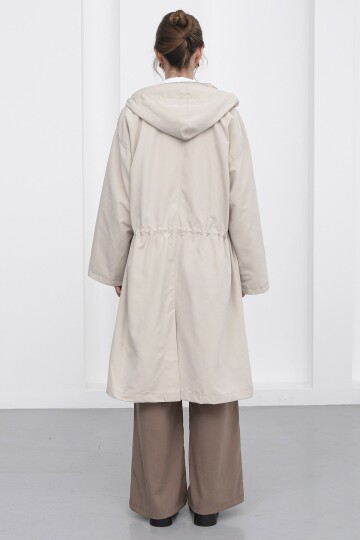 Çift Cepli Kapüşonlu Beli Bağlamalı Düğme Kapamalı Astarlı Trençkot