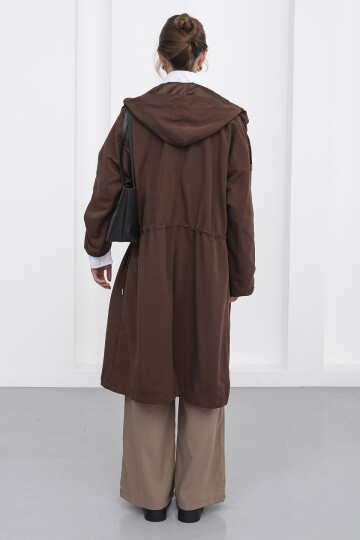 Çift Cepli Kapüşonlu Beli Bağlamalı Düğme Kapamalı Astarlı Trençkot