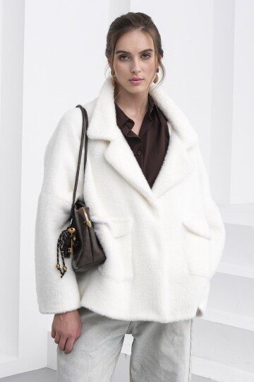 Çift Cepli Kruvaze Yaka Yumoş Ceket