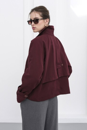 Çift Düğmeli Kruvaze Yaka Kısa Astarlı Trençkot