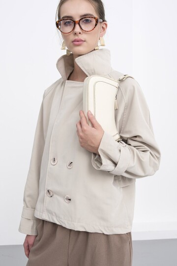 Çift Düğmeli Kruvaze Yaka Kısa Astarlı Trençkot