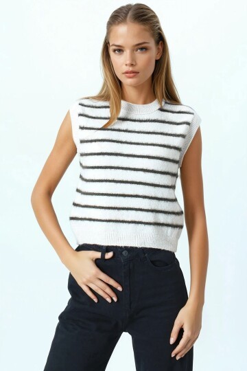 Çizgili Bisiklet Yaka Kolsuz Püsküllü Triko Bluz