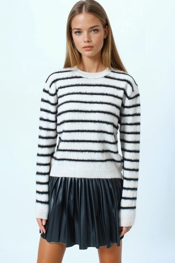 Çizgili Tüylü Dokulu Bisiklet Yaka Triko Kazak