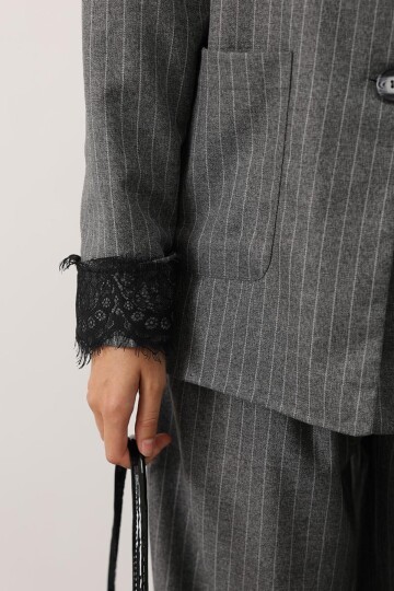 Dantel Detaylı Derin V Yaka Oversize Çizgili Ceket