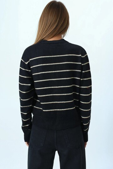 Derin V Yaka Düğmeli Çizgili Triko Hırka