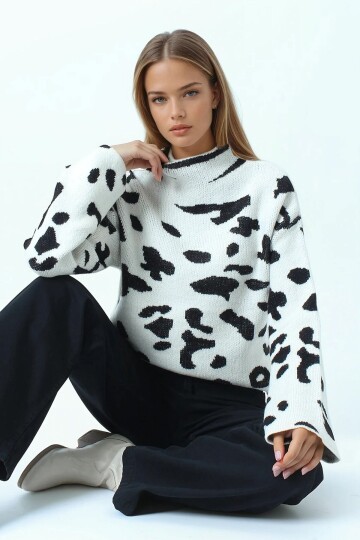 Desenli Yarım Balıkçı Yaka Triko Kazak