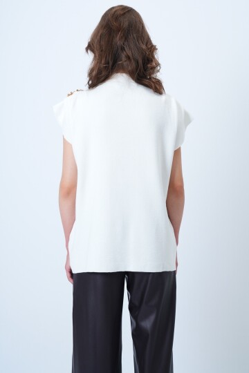 Dik Yaka Omuz Drape Ve Metal Aksesuarlı Yün Karışımlı Tasarım Kazak