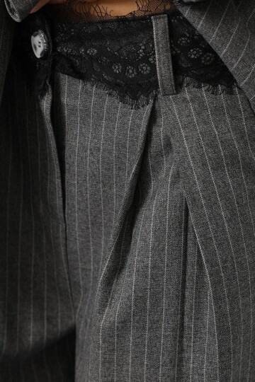 Düğme Kapamalı Dantel Detaylı Çizgili Palazzo Pantolon