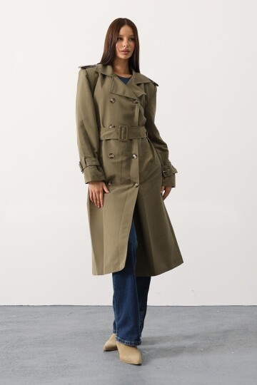Düğmeli Kemer Kapamalı Vatkalı Astarlı Çift Cepli Uzun Trençkot
