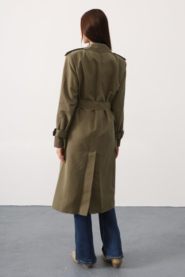 Düğmeli Kemer Kapamalı Vatkalı Astarlı Çift Cepli Uzun Trençkot