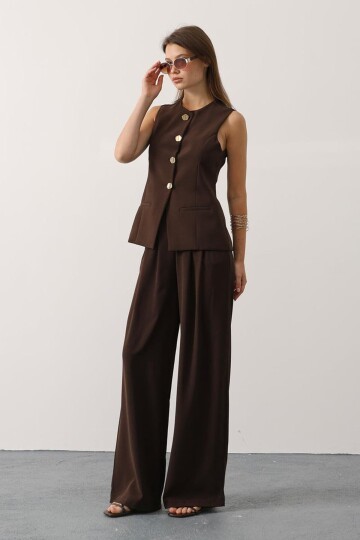 Gold Düğme Detaylı Yelek Ve Pileli Palazzo Pantolon Takım