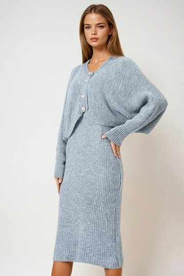 Düğme Kapamalı Crop Hırka ve Ön Arka V Yaka Fitilli Triko Elbise Takım