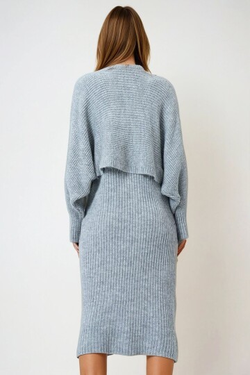 Düğme Kapamalı Crop Hırka ve Ön Arka V Yaka Fitilli Triko Elbise Takım