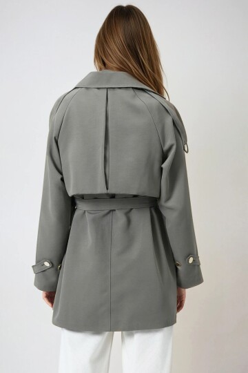 Haki Çift Cepli  Astarlı Kemerli Omuzu Ve Beli Apoletli Trençkot