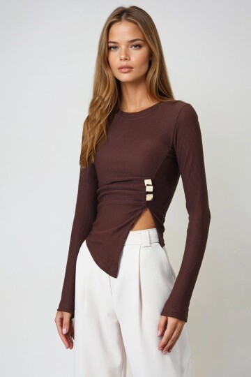 Kahverengi Bisiklet Yaka Asimetrik Kesim Aksesuar Detaylı Fitilli Bluz