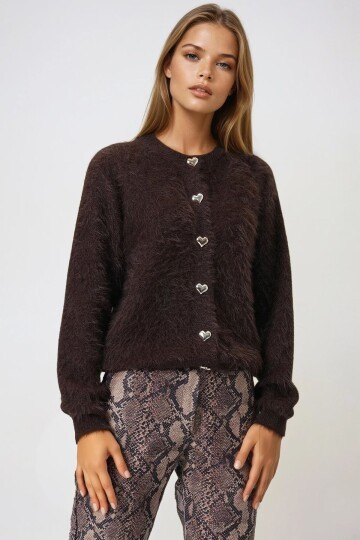 Kahverengi Kalp Düğme Detaylı Sakallı Hırka