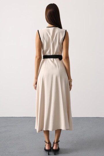 Kontrast Detaylı Düğmeli Kemerli Midi Boy Elbise