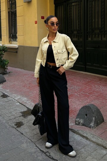 Krem Çif Cepli Düğme Kapamalı Crop Denim Ceket