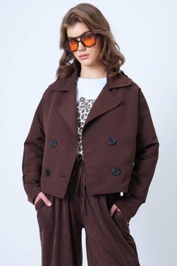 Kruvaze Yaka İçi Astarlı Kısa Trenç Ceket