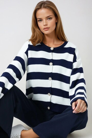 Lacivert Kalın Çizgili Düğmeli Triko Hırka