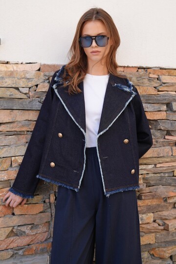 Püskül Detaylı Düğme Kapamalı Kruvaze Yaka Denim Ceket