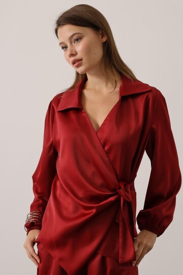 Saten Dokulu Yan Bağlamalı Bluz Ve Geniş Paça Pantolon Takım