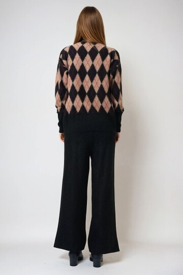 Siyah Argyle Desenli Triko Hırka Ve Düz Paça Pantolon Takım