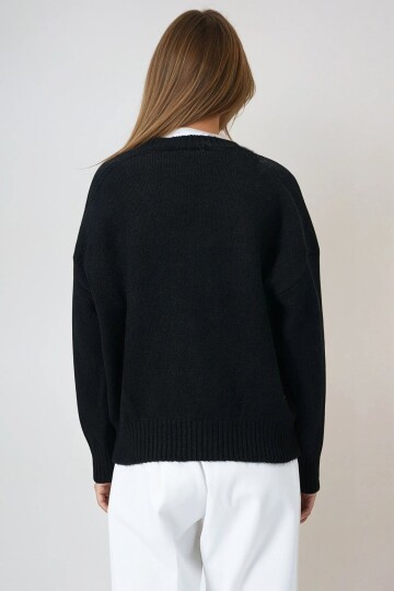 Düşük Omuz V Yaka Triko Kazak