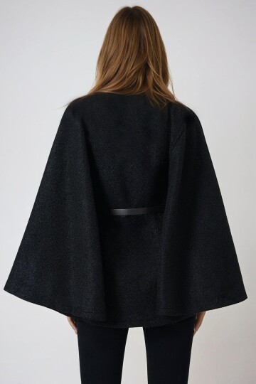 Siyah Kemerli Gizli Düğmeli Premium Pelerin