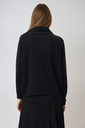 Siyah Şal Detaylı Bisiklet Yaka Triko Kazak