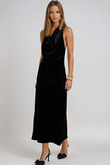 Siyah Sırtı Açık Derin Dekolteli Midi Elbise