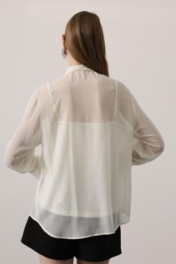 Taş Yapıştırma Detaylı Boyundan Bağlamalı Transparan Gömlek