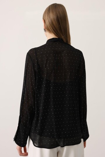 Taş Yapıştırma Detaylı Boyundan Bağlamalı Transparan Gömlek