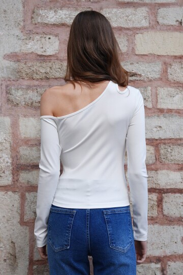 Tek Omuz Kesik Detaylı Uzun Kollu Bluz