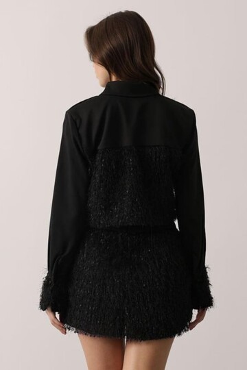 Tüylü Gömlek Detaylı Bluz Ve Mini Etek Takım