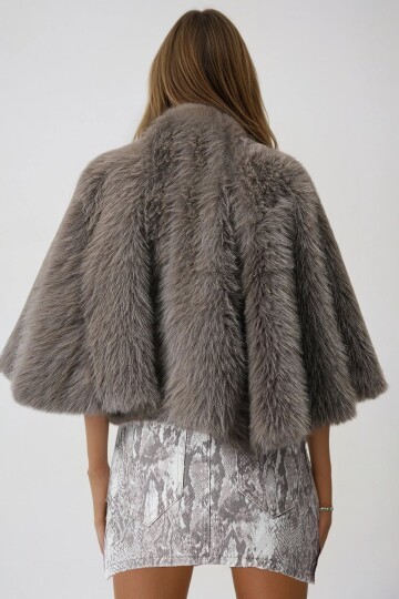 Vizon Agraflı Astarlı Kürk Pelerin