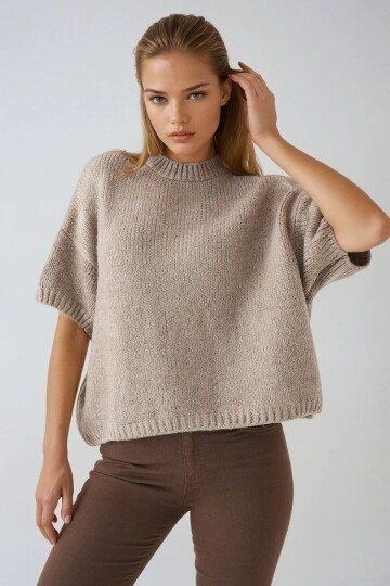 Vizon Yarım Kollu Yarım Balıkçı Yaka Oversize Yumuşak Dokulu Triko Kazak