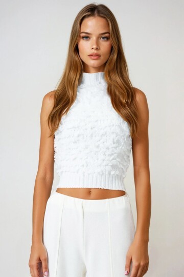 Yarım Balıkçı Yaka Püskül Detaylı Crop Kazak