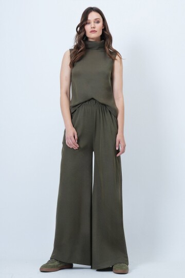 Balıkçı Yaka Kolsuz Bluz Ve Geniş Paça Pantolon Takım